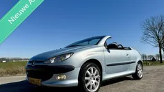 Grijs Gebruikt 2001 Peugeot 206 CC Cabriolet | € 1.299 (Eerlijke prijs)