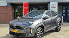 Grijs Gebruikt 2023 Toyota Yaris Cross Style SUV | € 29.339 (Eerlijke prijs)