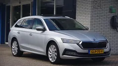 Grijs Gebruikt 2021 Skoda Octavia SportLine Stationwagen | € 23.950 (Eerlijke prijs)