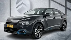 Zwart Gebruikt 2023 Citroën e-C4 Shine SUV | € 21.390 (Eerlijke prijs)