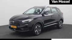 Zwart Gebruikt 2023 MG ZS Luxury Sedan | € 21.444 (Eerlijke prijs)