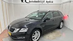 Zwart (metallic) Gebruikt 2018 Skoda Octavia Business Line Stationwagen | € 13.999 (Super prijs)