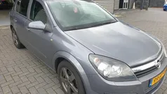 Grijs Gebruikt 2006 Opel Astra Executive Hatchback | € 1.299 (Eerlijke prijs)