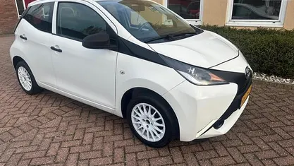 Wit Gebruikt 2017 Toyota Aygo Hatchback | € 6.395 (Goede deal)