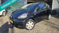 Zwart Gebruikt 2011 Toyota Aygo Comfort Hatchback | € 4.350 (Eerlijke prijs)