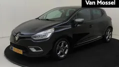 Zwart Gebruikt 2017 Renault Clio IV Intens Hatchback | € 12.435 (Eerlijke prijs)