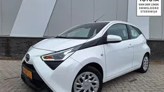 Gebruikt 2021 Toyota Aygo X-play Hatchback | € 10.800 (Eerlijke prijs)