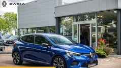 Bleu iron rqh (donker blauw metallic) Gebruikt 2023 Renault Clio V Techno Hatchback | € 21.900 (Eerlijke prijs)