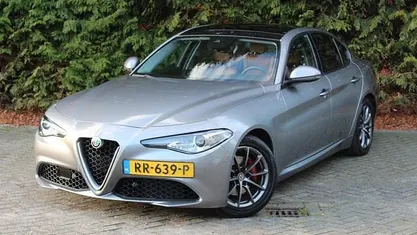 Grijs Gebruikt 2018 Alfa Romeo Giulia Super Sedan | € 19.950 (Goede deal)