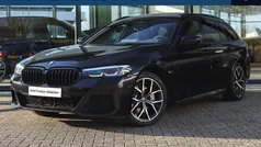 Zwart Gebruikt 2022 BMW 530e Executive Stationwagen | € 47.950 (Eerlijke prijs)