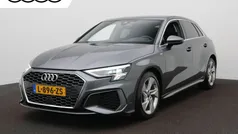 Grijs Gebruikt 2021 Audi A3 Sportback Basis Hatchback | € 24.900 (Eerlijke prijs)