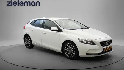 Occasion 2015 Volvo V40 Business Edition Hatchback | € 6.645 (Goede deal)