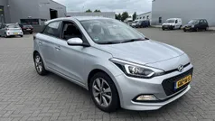 Hatchback Gebruikt 2015 Hyundai i20 Premium Hatchback | € 9.950 (Eerlijke prijs)