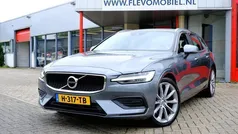 Grijs Gebruikt 2020 Volvo V60 Momentum Stationwagen | € 22.950 (Eerlijke prijs)