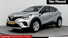 Grijs Gebruikt 2023 Renault Captur Evolution SUV | € 20.435 (Eerlijke prijs)