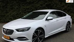 Wit Gebruikt 2019 Opel Insignia Business Hatchback | € 15.950 (Eerlijke prijs)