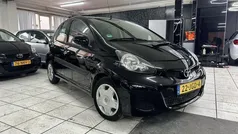 Zwart Gebruikt 2009 Toyota Aygo Comfort Hatchback | € 4.950 (Eerlijke prijs)