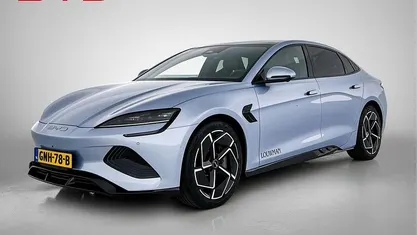 Blauw metallic Occasion 2024 BYD Seal Design Sedan | € 37.445 (Eerlijke prijs)