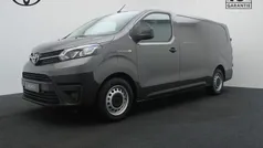 Evl platinum grey metallic (donker grijs metallic) Gebruikt 2023 Toyota Proace Live Van | € 32.945 (Eerlijke prijs)