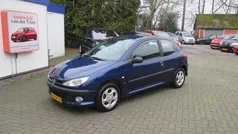 Blauw Gebruikt 2001 Peugeot 206 Hatchback | € 995 (Eerlijke prijs)