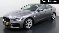 Grijs Gebruikt 2020 Jaguar XE SE Sedan | € 29.740 (Eerlijke prijs)