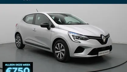 Grijs Gebruikt 2023 Renault Clio V Equilibre Hatchback | € 15.290 (Eerlijke prijs)