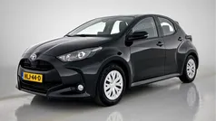 Zwart Gebruikt 2024 Toyota Yaris Hybrid Active Hatchback | € 23.295 (Eerlijke prijs)
