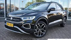 Gebruikt 2025 VW T-Roc Edition SUV | € 36.895 (Eerlijke prijs)