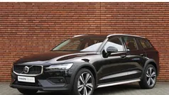 Zwart, metallic lak Gebruikt 2022 Volvo V60 CC Ultimate Stationwagen | € 47.950 (Eerlijke prijs)