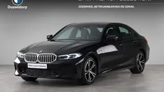 Saphirschwarz metallic (zwart metallic) Gebruikt 2024 BMW 320e Shadowline Sedan | € 39.950 (Super prijs)