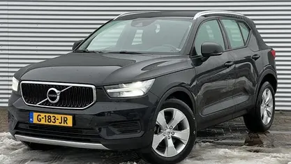 Zwart (metallic) Occasion 2019 Volvo XC40 Momentum SUV | € 19.448 (Eerlijke prijs)