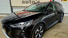 Zwart, metallic lak Gebruikt 2024 Ford Focus Active Stationwagen | € 29.450 (Eerlijke prijs)