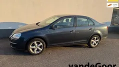 Grijs Gebruikt 2008 VW Jetta Trendline Sedan | € 2.950 (Goede deal)