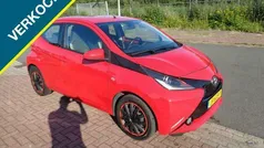 Rood Gebruikt 2016 Toyota Aygo X-play Hatchback | € 7.250 (Eerlijke prijs)
