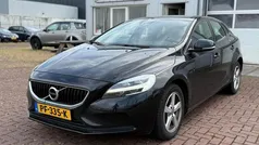 Zwart Gebruikt 2017 Volvo V40 Stationwagen | € 7.950 (Eerlijke prijs)