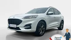 Frozen white (licht wit) Gebruikt 2021 Ford Kuga ST-Line X SUV | € 22.940 (Eerlijke prijs)