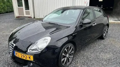 Zwart Gebruikt 2011 Alfa Romeo Giulietta Progression Hatchback | € 6.995 (Eerlijke prijs)
