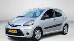 Grijs Gebruikt 2013 Toyota Aygo Hatchback | € 6.250 (Eerlijke prijs)