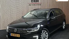 Zwart Gebruikt 2015 VW Passat GTE Stationwagen | € 16.940 (Eerlijke prijs)