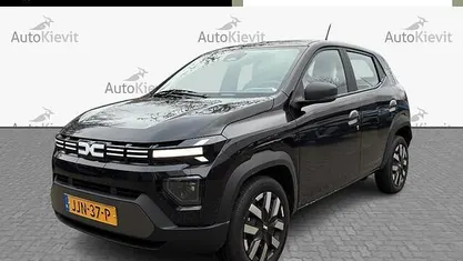 Occasion Dacia Spring 47 kW (65 PK) 2025 Zwart (metallic) Hatchback