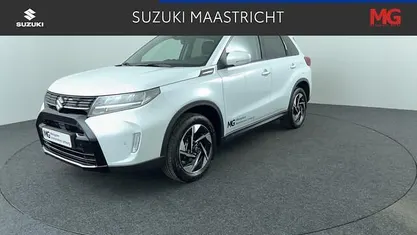 Occasion 2025 Suzuki Vitara Style SUV | € 30.945 (Eerlijke prijs)