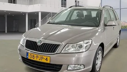 Occasion 2011 Skoda Octavia Ambition Stationwagen | € 1.995 (Goede deal)
