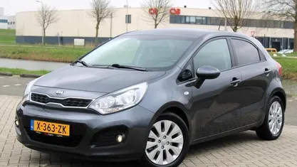 Occasion Kia Rio Comfort 86 PK (63 kW) 2013 Grijs Hatchback
