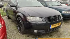 Zwart Gebruikt 2004 Audi A3 Ambiente Hatchback | € 950 (Eerlijke prijs)