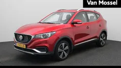 Rood Gebruikt 2020 MG ZS Luxury Sedan | € 14.995 (Eerlijke prijs)