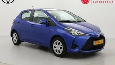 Blauw Gebruikt 2017 Toyota Yaris Hybrid Hatchback | € 14.999 (Eerlijke prijs)