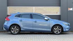 Gebruikt 2015 Volvo V40 R-Design Hatchback | € 7.450 (Eerlijke prijs)