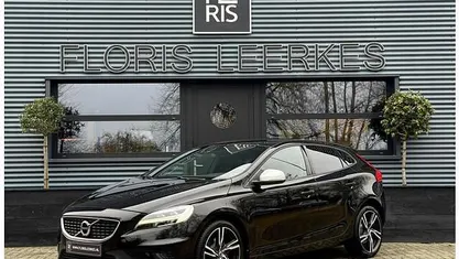 Occasion 2017 Volvo V40 R-Design Hatchback | € 11.450 (Eerlijke prijs)