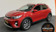 Rood, metallic lak Gebruikt 2020 Kia Stonic SUV | € 16.490 (Goede deal)