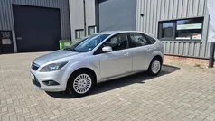 Grijs, metallic lak Gebruikt 2010 Ford Focus Limited Hatchback | € 2.750 (Eerlijke prijs)